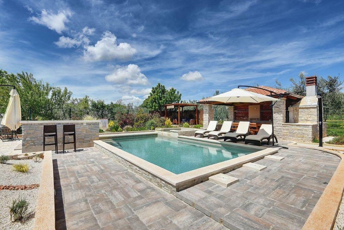 Villa Jela Medulin Bagian luar foto